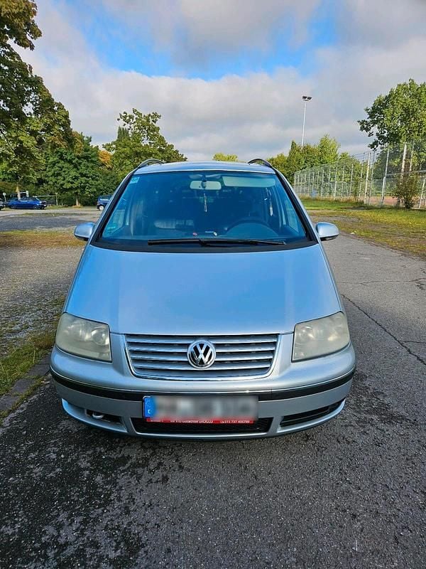 Silber Gebraucht 2004 VW Sharan Family Van / Kleinbus | 3.150 € - Bild 1/4