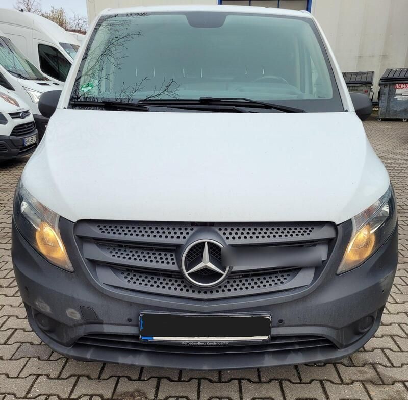 Weiß Gebraucht 2021 Mercedes Vito Van / Kleinbus | 34.500 € (Fairer Preis) - Bild 1/4