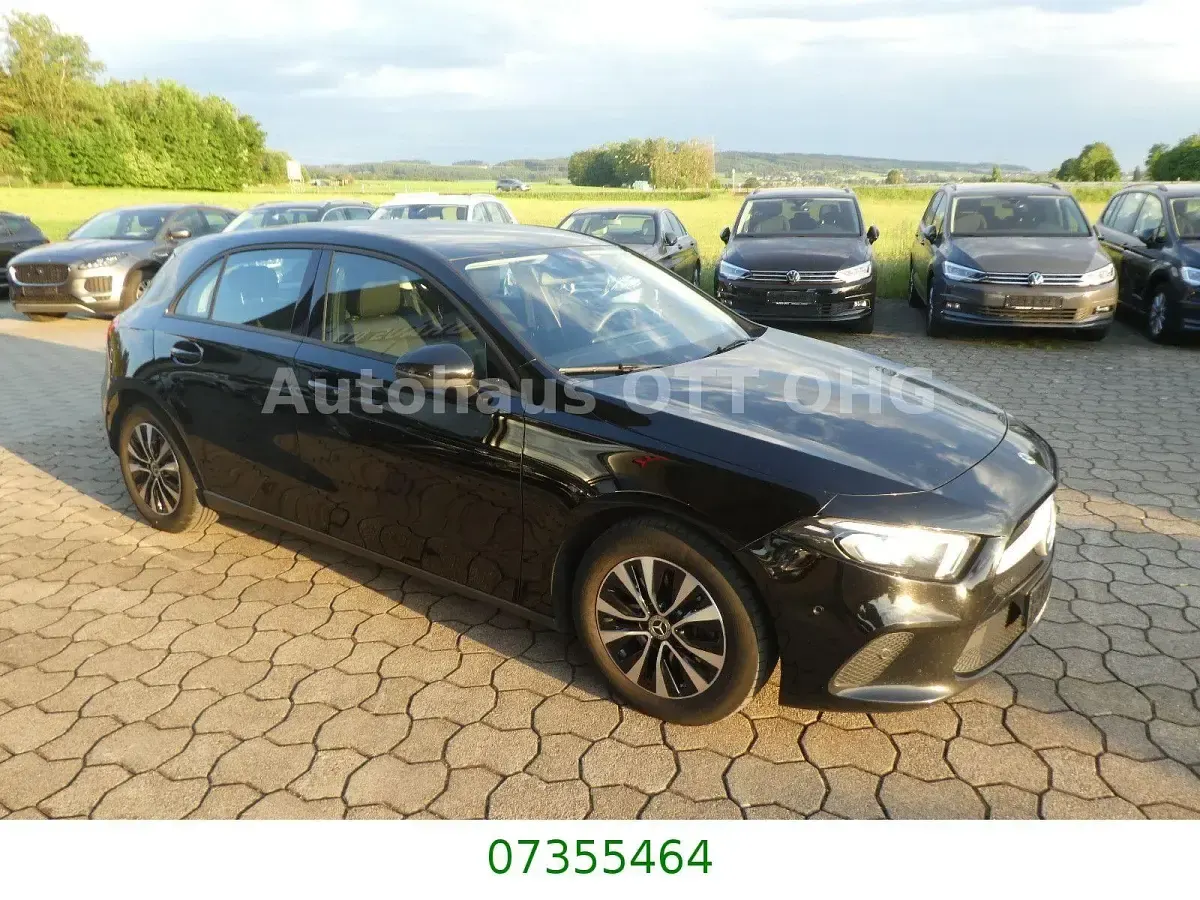 Gebraucht Mercedes A200 150 PS (110 kW) 2022 Schwarz Limousine