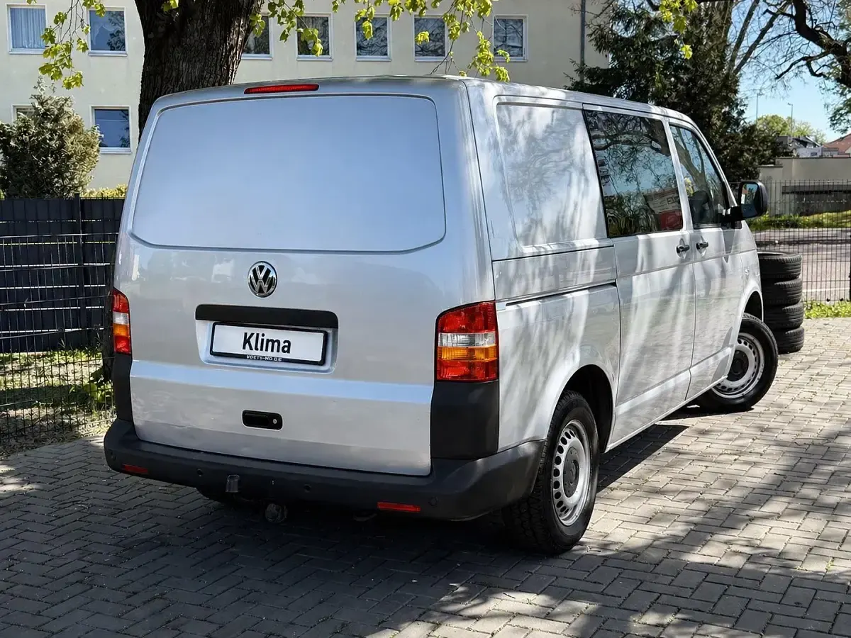 Usado VW Transporter 131 HP (96 kW) 2008 Prateado Van