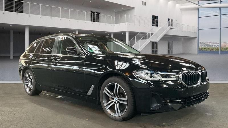 Schwarz Gebraucht 2023 BMW 520 Limousine | 36.500 € (Superpreis) - Bild 1/3
