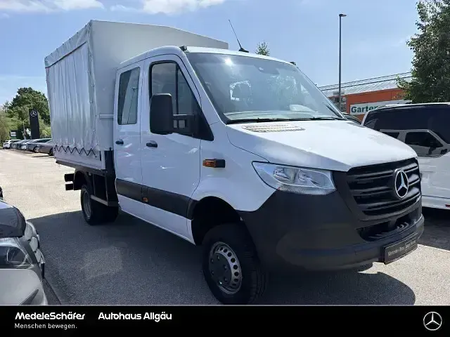 Gebraucht Mercedes Sprinter 190 PS (139 kW) 2025 Weiss Van