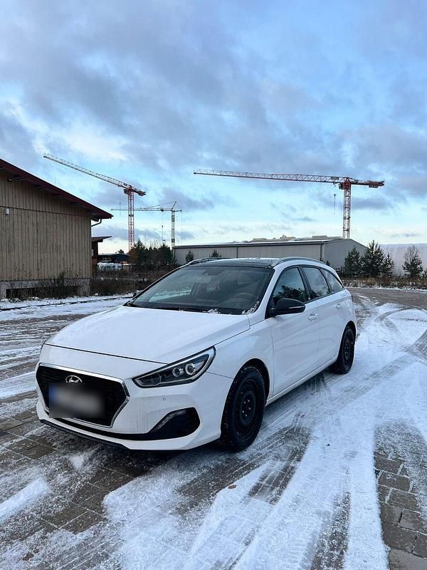 Weiß Gebraucht 2019 Hyundai i30 YES! Kombi | 14.499 € (Fairer Preis) - Bild 1/4