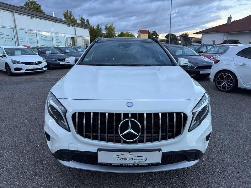 Gebraucht Mercedes GLA220 177 PS (130 kW) 2016 Weiß SUV