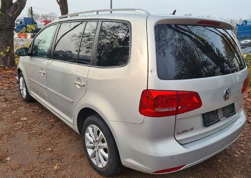 Gebraucht VW Touran Highline 105 PS (77 kW) 2010 Silber Van / Kleinbus