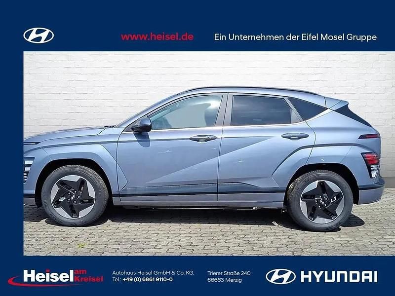 Gebraucht Hyundai Kona Trend 114 kW (156 PS) 2024 Meta blue / mic SUV