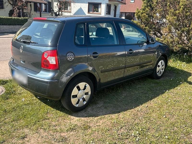Gebraucht VW Polo 64 PS (47 kW) 2003 Grau Kleinwagen