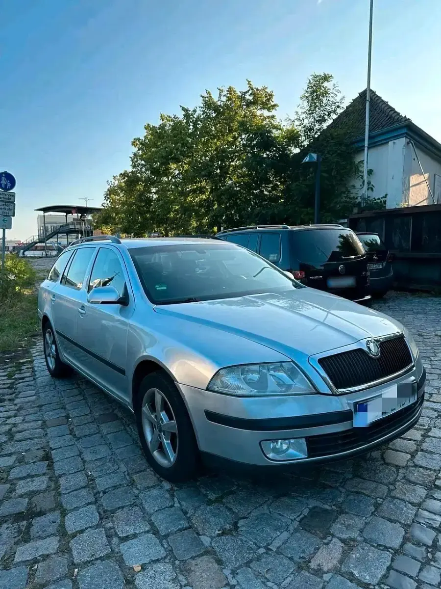 Gebraucht Skoda Octavia 140 PS (102 kW) 2009 Silber Kombi