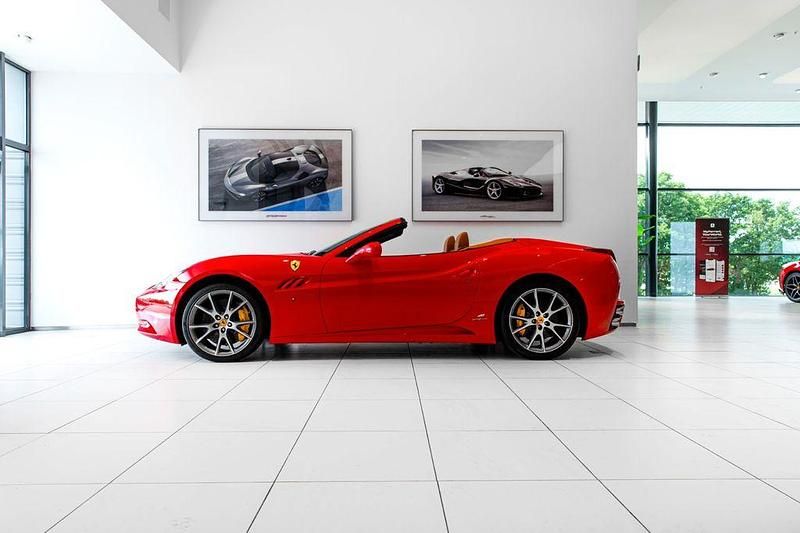 Rot Gebraucht 2010 Ferrari California Cabrio | 107.500 € (Teuer) - Bild 1/4