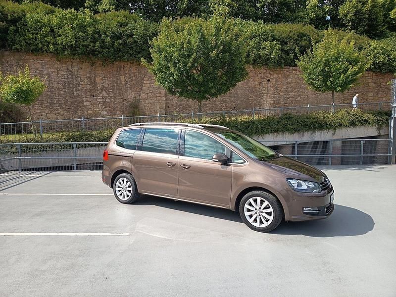 Gebraucht VW Sharan Highline 170 PS (125 kW) 2012 Braun Van / Kleinbus