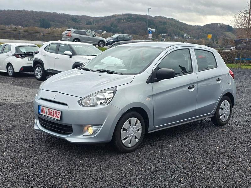 Silber Gebraucht 2016 Mitsubishi Space Star Basis Limousine | 4.990 € (Fairer Preis) - Bild 1/4