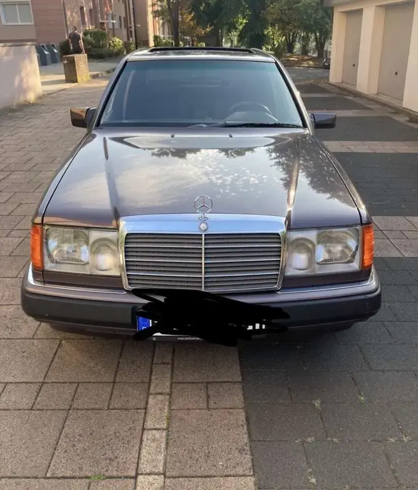 Gebraucht Mercedes E200 118 PS (86 kW) 1992 Limousine