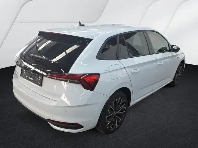 Gebraucht Skoda Scala Tour 150 PS (110 kW) 2025 Moonweiss metallic Kleinwagen