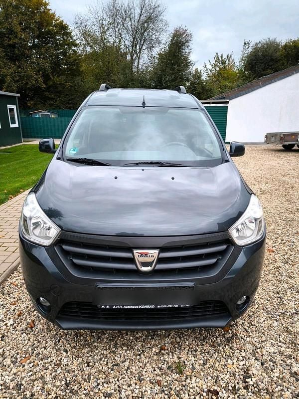 Grau Gebraucht 2015 Dacia Dokker Basis Van | 6.500 € (Superpreis) - Bild 1/4
