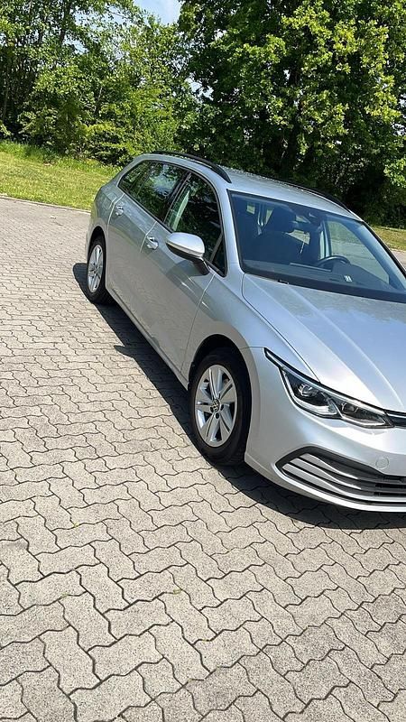 Gebraucht VW Golf VIII 116 PS (85 kW) 2021 Silber Kombi