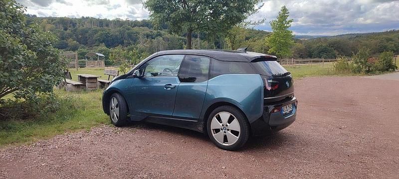 Blau Gebraucht 2022 BMW i3 Kleinwagen | 19.400 € (Fairer Preis) - Bild 1/4
