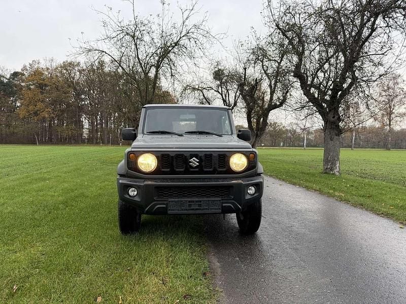 Gebraucht Suzuki Jimny Comfort 102 PS (75 kW) 2024 Grau SUV