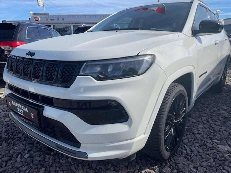 Weiß Gebraucht 2024 Jeep Compass SUV | 28.990 € (Fairer Preis) - Bild 1/4