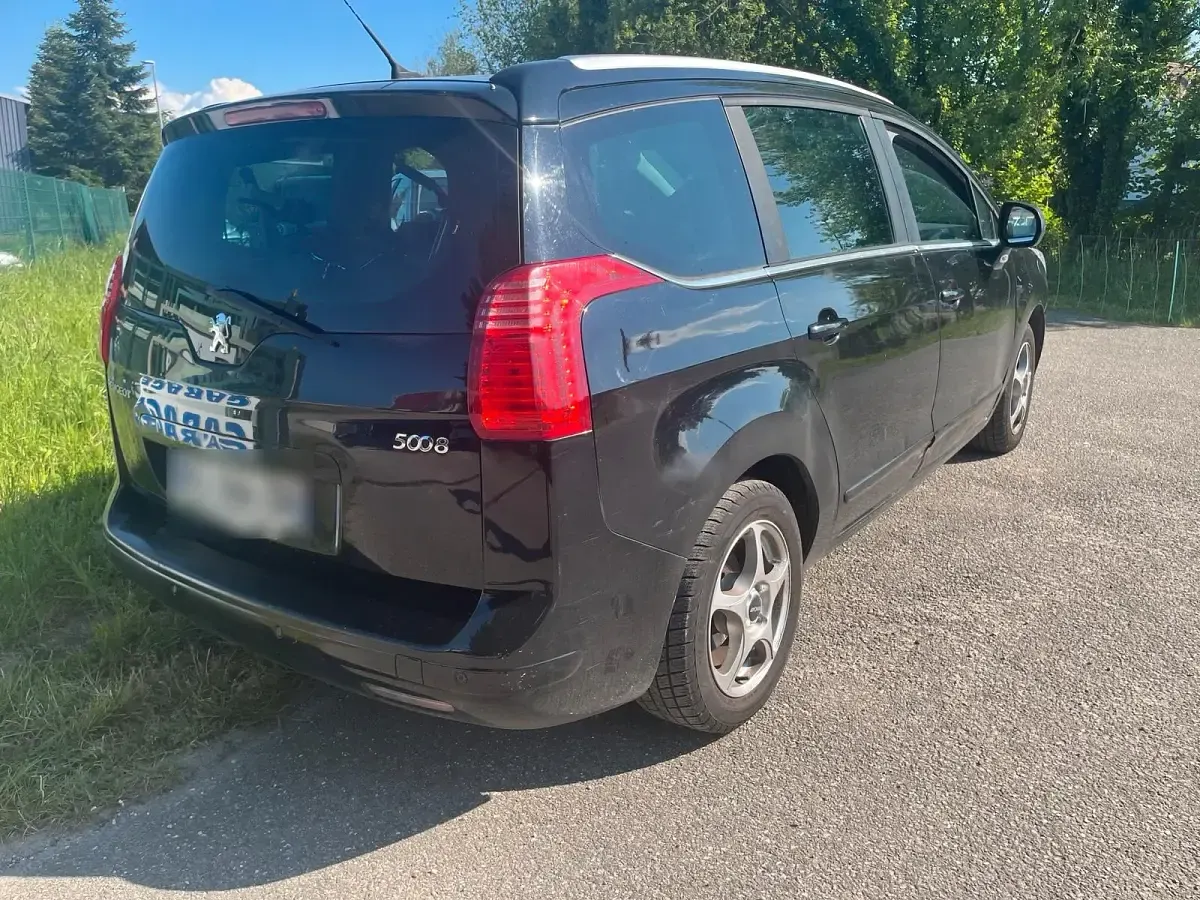Gebraucht Peugeot 5008 112 PS (82 kW) 2012 Schwarz Van / Kleinbus