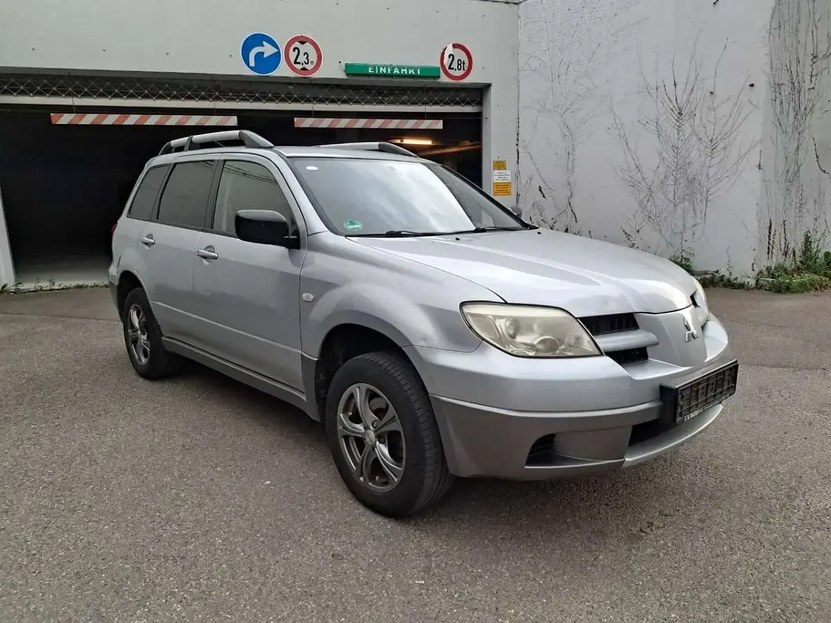 Gebraucht Mitsubishi Outlander Invite 136 PS (100 kW) 2007 Coolsilber (m) SUV