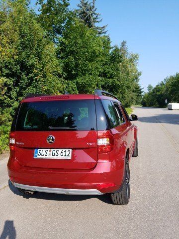 Gebraucht Skoda Yeti 110 PS (80 kW) 2017 Rot SUV