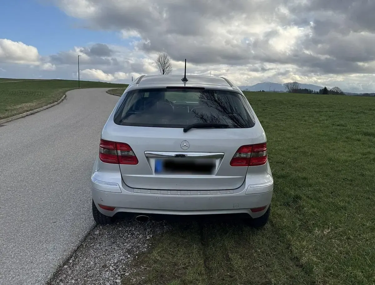 Gebraucht Mercedes B170 116 PS (85 kW) 2009 Silber Van / Kleinbus