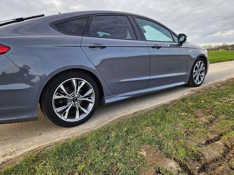 Gebraucht Ford Mondeo ST-Line 190 PS (139 kW) 2019 Grau Limousine