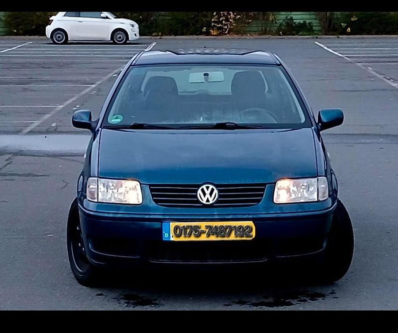 Blau Gebraucht 2001 VW Polo Limousine | 980 € (Guter Preis) - Bild 1/4