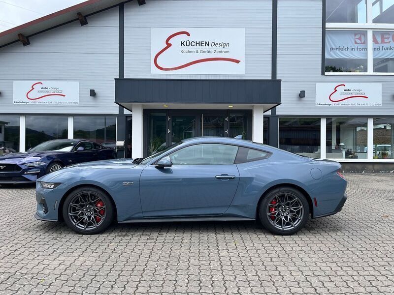 Blau Gebraucht 2024 Ford Mustang GT | 57.900 € (Teuer) - Bild 1/4