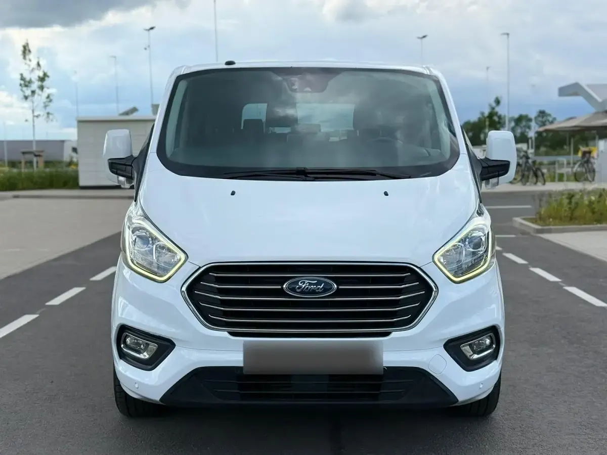 Gebraucht Ford Transit Custom 131 PS (96 kW) 2019 Weiß Kombi