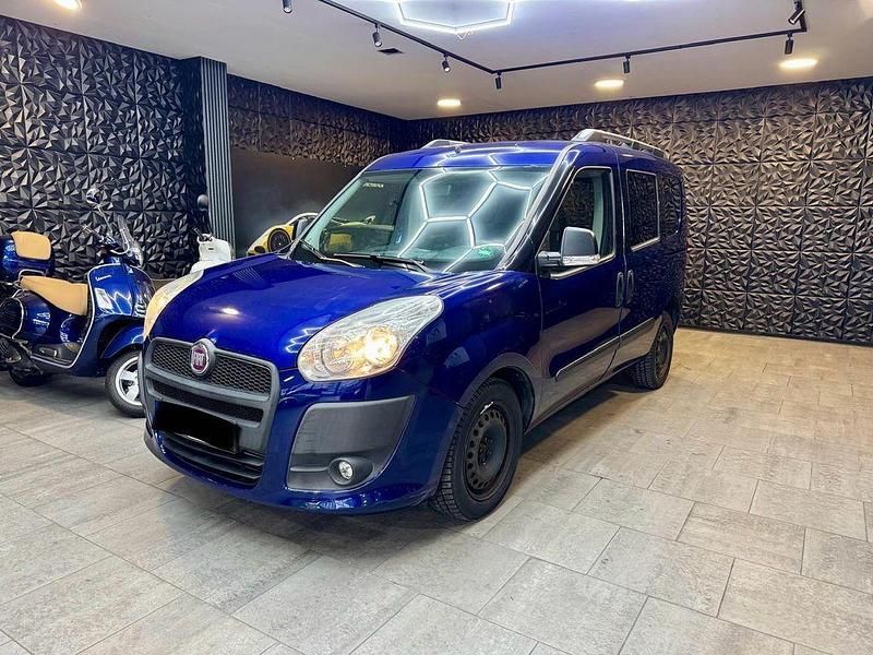 Gebraucht Fiat Doblò Easy 120 PS (88 kW) 2012 Blau Van / Kleinbus