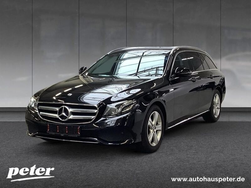 Metalliclack obsidianschwarz Gebraucht 2017 Mercedes E200 Avantgarde Kombi | 26.910 € (Fairer Preis) - Bild 1/4