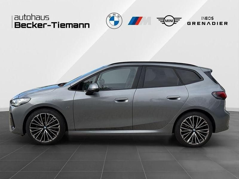Gebraucht BMW 220 Active Tourer Performance 156 PS (114 kW) 2023 Skyscraper grau Van / Kleinbus