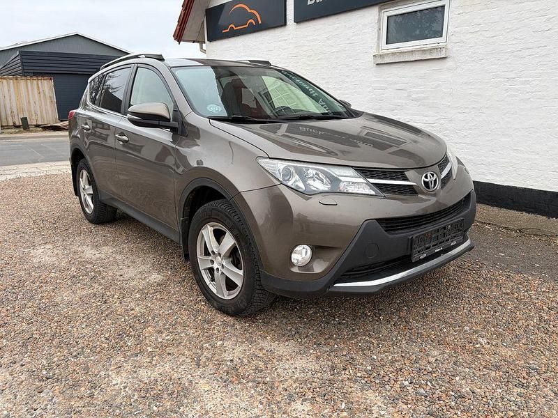 Gebraucht Toyota RAV4 T3 124 PS (91 kW) 2015 Braun SUV