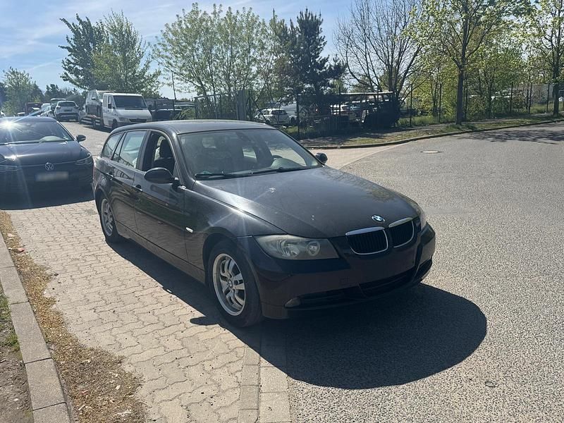 Używany BMW 320 150 KM (110 kW) 2007 Czarny Kombi