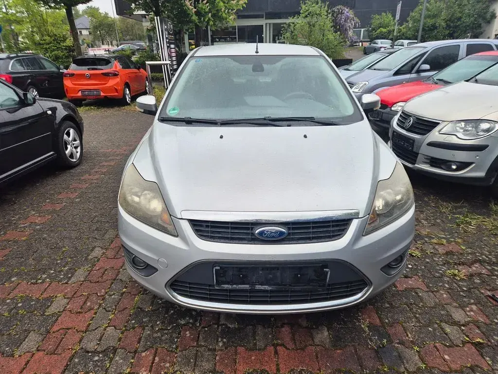 Używany Ford Focus Titanium 101 KM (74 kW) 2009 Srebrny Sedan/Limuzyna