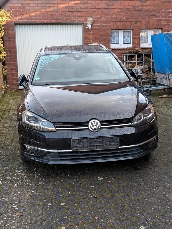 Schwarz Gebraucht 2018 VW Golf VII Highline Kombi | 12.999 € (Fairer Preis) - Bild 1/4