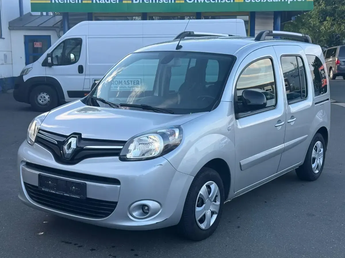 Gebraucht Renault Kangoo Luxe 114 PS (83 kW) 2015 Silber Van / Kleinbus