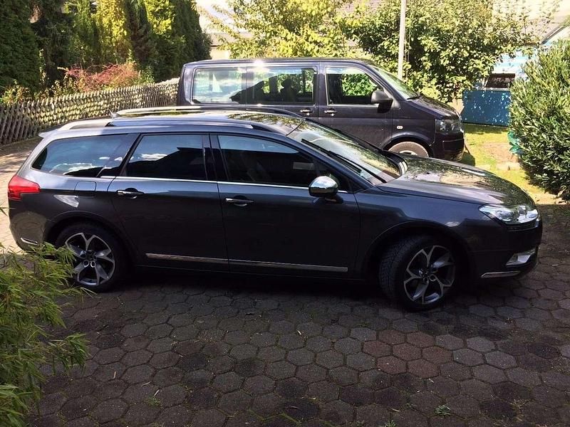 Grau Gebraucht 2015 Citroën C5 Kombi | 9.950 € (Teuer) - Bild 1/4