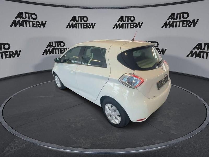 Gebraucht Renault Zoe Life 80 kW (109 PS) 2019 Gletscherweiss Kleinwagen
