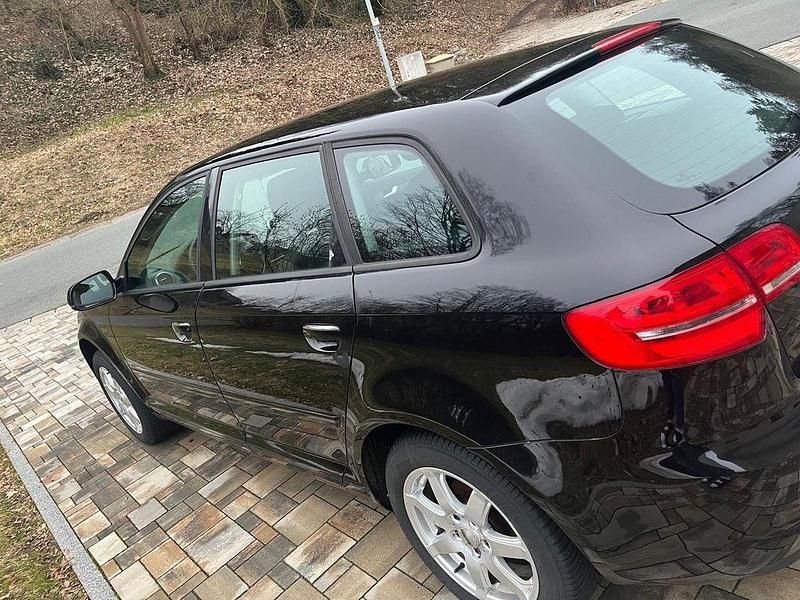 Gebraucht Audi A3 Ambiente 102 PS (75 kW) 2010 Schwarz Kleinwagen