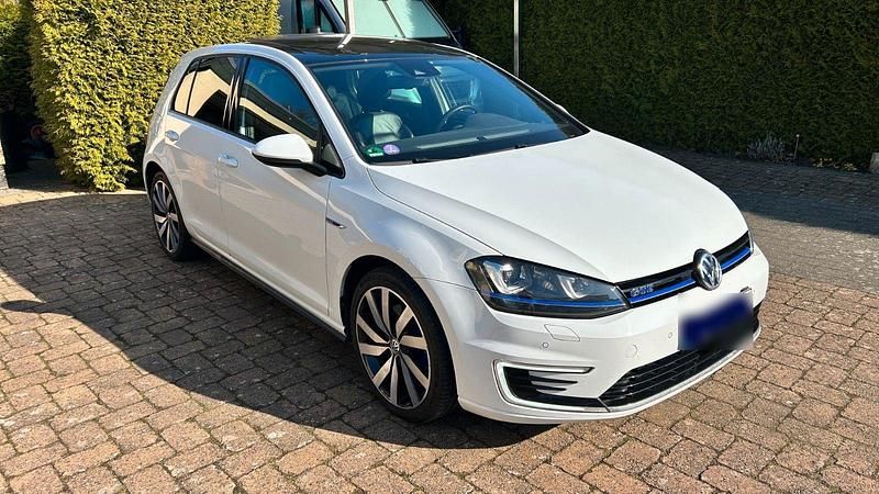 Gebraucht VW Golf VII GTE 204 PS (150 kW) 2015 Weiß Limousine