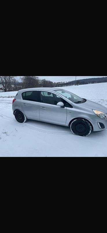 Gebraucht Opel Corsa 75 PS (55 kW) 2011 Silber Kleinwagen