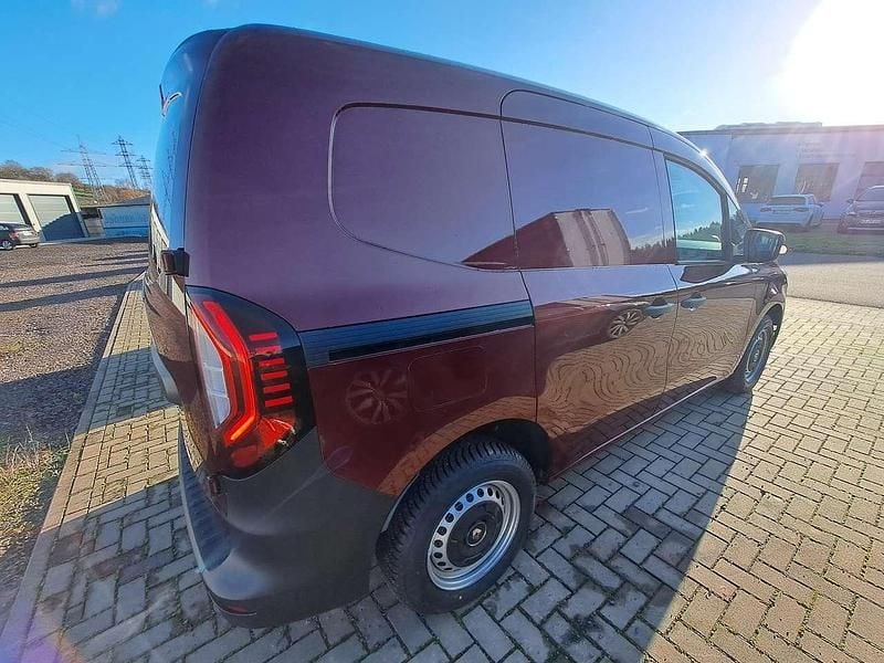 Gebraucht Renault Kangoo 131 PS (96 kW) 2022 Karminrot Van / Kleinbus
