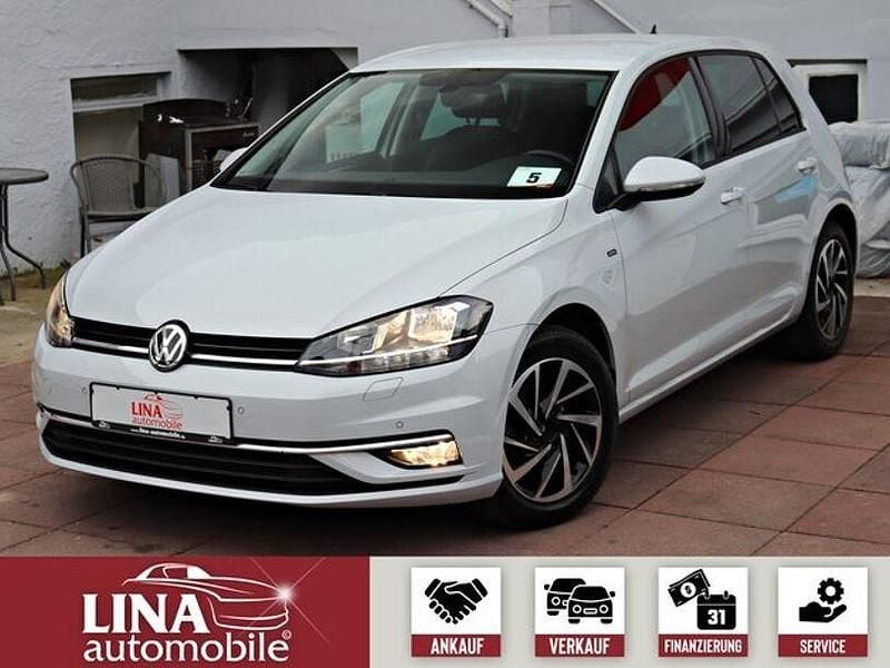 Weiß Gebraucht 2018 VW Golf VII Join Limousine | 12.980 € (Guter Preis) - Bild 1/4
