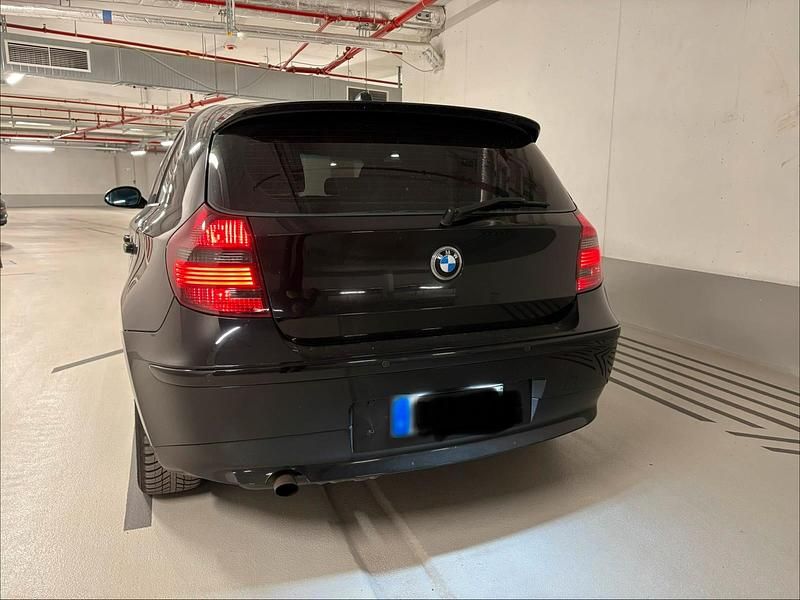 Second-hand BMW 116 Basis 116 CP (85 kW) 2005 Negru Hatchback