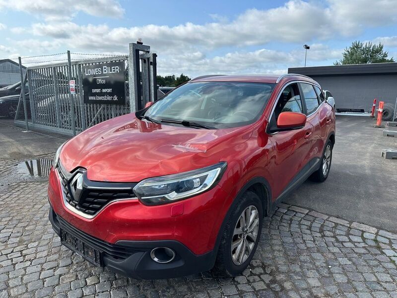 Rot Gebraucht 2016 Renault Kadjar Business SUV | 8.900 € (Teuer) - Bild 1/4