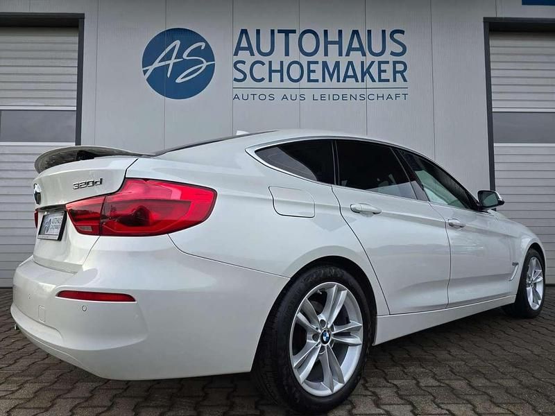 Gebraucht BMW 320 190 PS (139 kW) 2019 Mineralweiß metallic Limousine