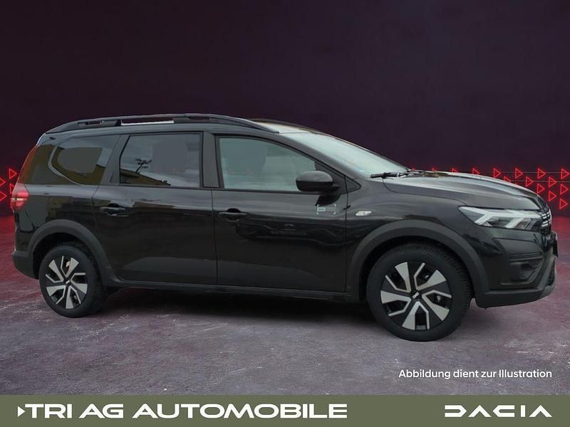 Gebraucht Dacia Jogger Expression 110 PS (80 kW) 2025 Schwarz Van / Kleinbus