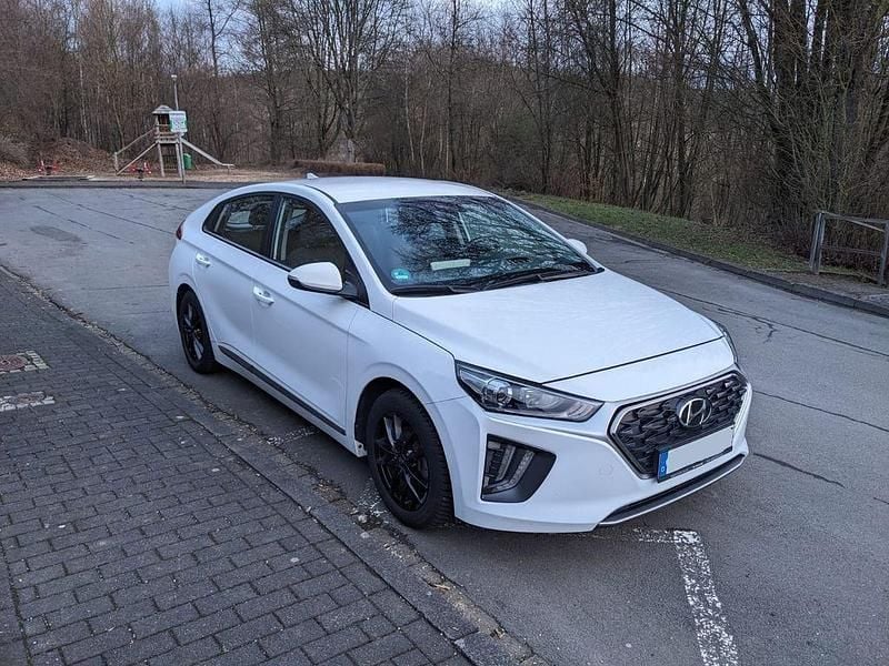 Gebraucht Hyundai Ioniq Trend 141 PS (103 kW) 2022 Weiß Kleinwagen